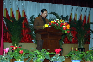 公司董事長趙曰嶺在會議上作經(jīng)驗(yàn)介紹